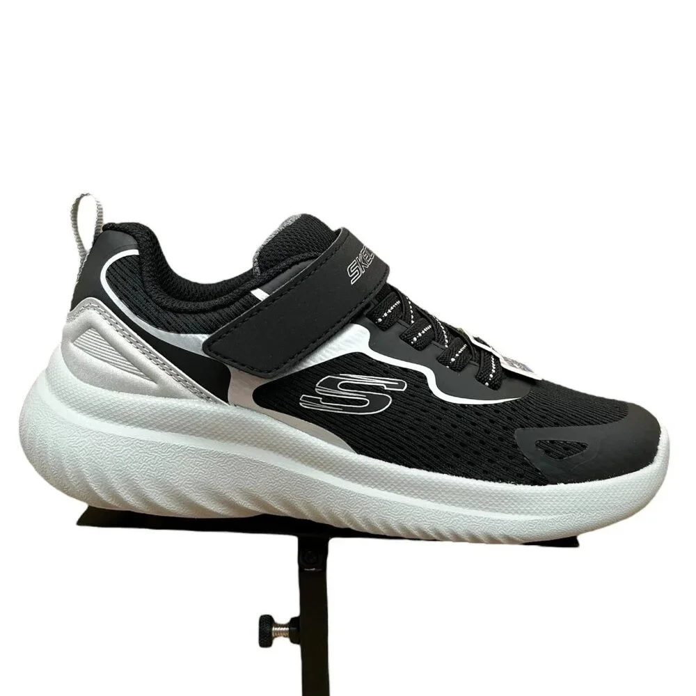 Skechers Youth Boys Athletic Slip-on Sneaker Size 1 Black Gray Lightweight Shoes